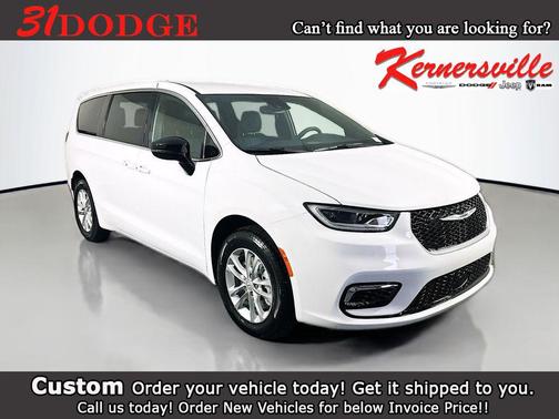 Bright White Clearcoat 2026 Chrysler Pacifica L
