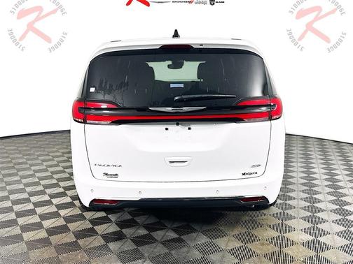 2026 Chrysler Pacifica L