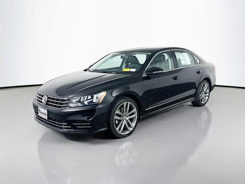Black Uni 2016 Volkswagen Passat 1.8T R-Line