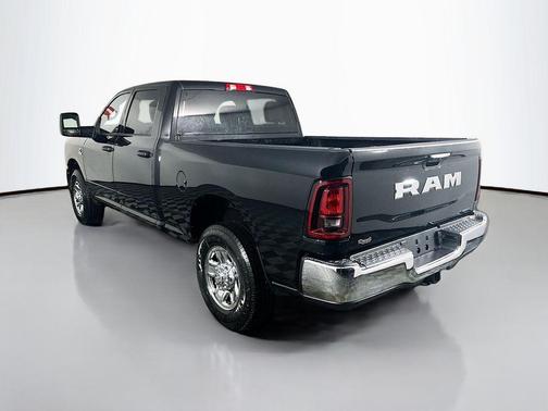 Diamond Black Crystal Pearlcoat 2025 RAM 2500 Tradesman Crew Cab 4x2 6'4' Box