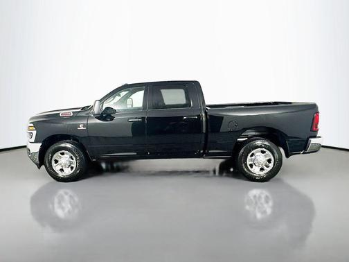 Diamond Black Crystal Pearlcoat 2025 RAM 2500 Tradesman Crew Cab 4x2 6'4' Box