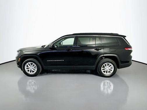 Diamond Black Crystal Pearlcoat 2025 Jeep Grand Cherokee L Laredo