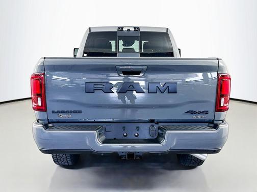 Ceramic Gray Clearcoat 2025 RAM 2500 Laramie Crew Cab 4x4 6'4' Box