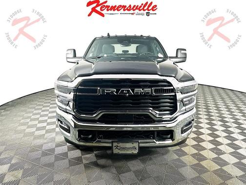2025 RAM 3500 Big Horn Crew Cab 4x4 8' Box