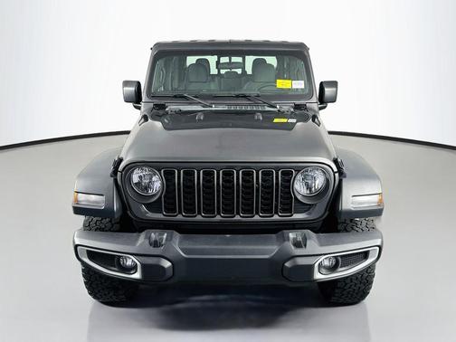 Granite Crystal Metallic Clearcoat 2024 Jeep Gladiator Sport