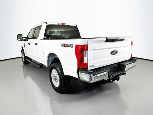 OXFORD WHITE 2019 Ford F-250 XLT