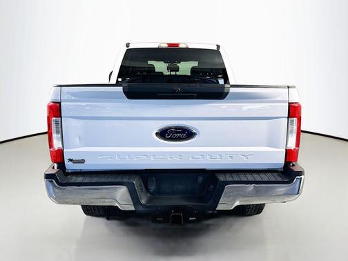 OXFORD WHITE 2019 Ford F-250 XLT