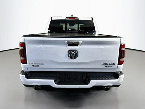 Ivory White Tri-Coat Pearlcoat 2019 RAM 1500 Limited