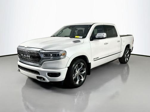 Ivory White Tri-Coat Pearlcoat 2019 RAM 1500 Limited