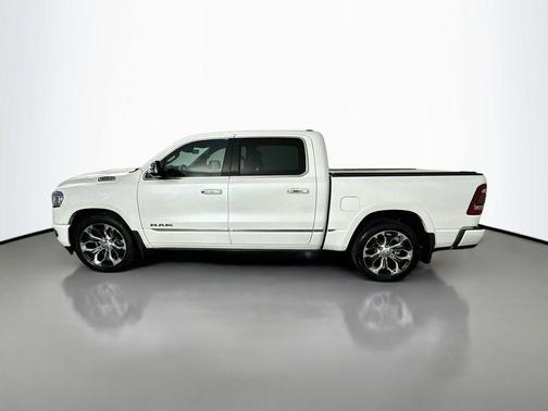 Ivory White Tri-Coat Pearlcoat 2019 RAM 1500 Limited