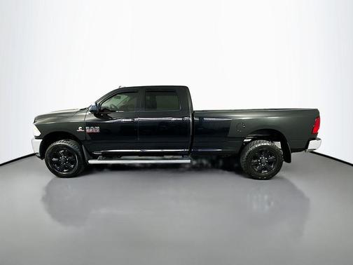 Brilliant Black Crystal Pearlcoat 2017 RAM 2500 SLT Crew Cab 4x4 8' Box