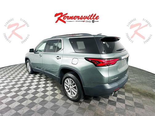 2022 Chevrolet Traverse LT Cloth