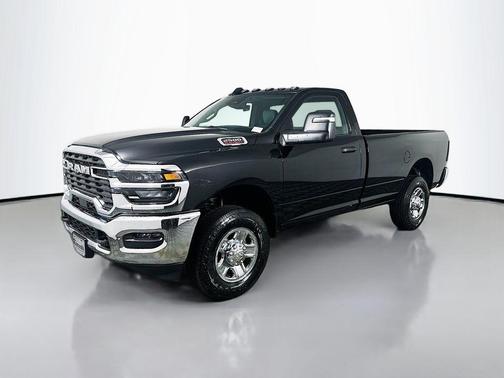 Diamond Black Crystal Pearlcoat 2026 RAM 2500 Tradesman Regular Cab 4x4 8' Box