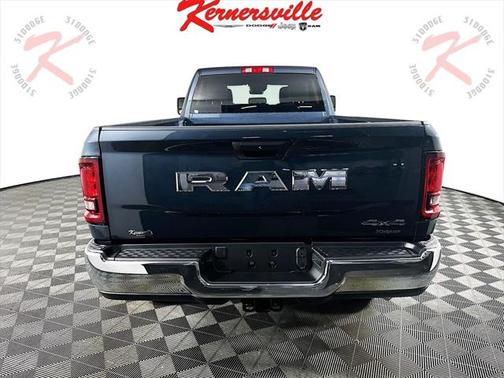 2025 RAM 2500 Tradesman Crew Cab 4x4 8' Box