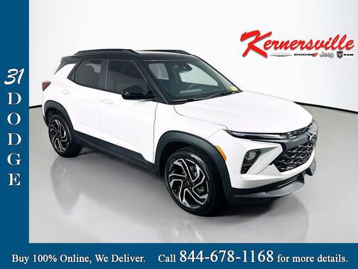 Iridescent Pearl Tricoat 2025 Chevrolet Trailblazer RS