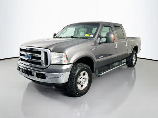 Gray 2005 Ford F-250 Lariat