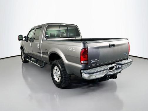 Gray 2005 Ford F-250 Lariat