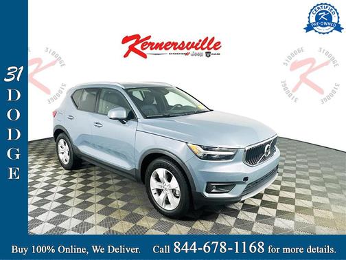 2022 Volvo XC40 T5 Momentum