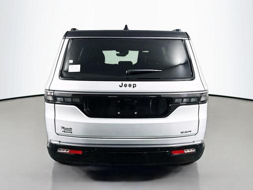 Silver Zynith 2026 Jeep Grand Wagoneer Summit Obsidian 4x4
