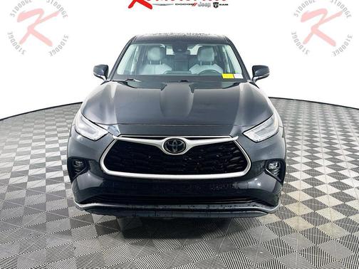 2022 Toyota Highlander LE