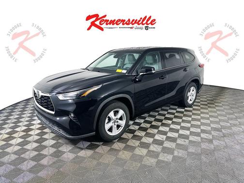 2022 Toyota Highlander LE