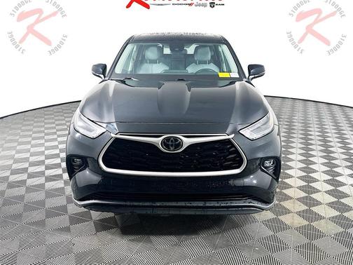 2022 Toyota Highlander LE