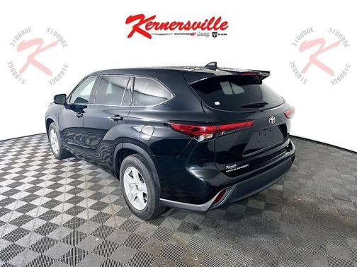 2022 Toyota Highlander LE