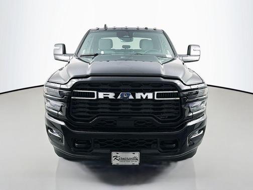 Diamond Black Crystal Pearlcoat 2026 RAM 2500 Big Horn Crew Cab 4x4 8' Box