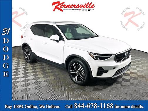 2023 Volvo XC40 B5 Plus Bright Theme