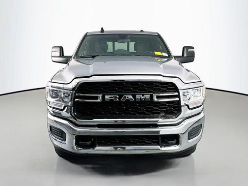Billet Silver Metallic Clearcoat 2024 RAM 2500 Tradesman Crew Cab 4x4 6'4' Box