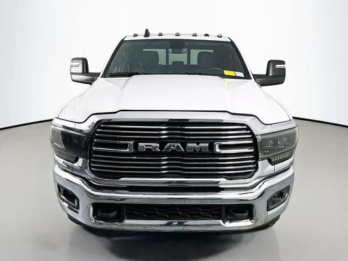 Bright White Clearcoat 2024 RAM 2500 Tradesman Crew Cab 4x4 6'4' Box