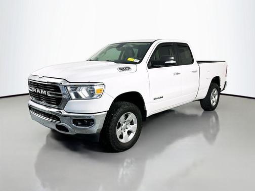Bright White Clearcoat 2019 RAM 1500 Big Horn