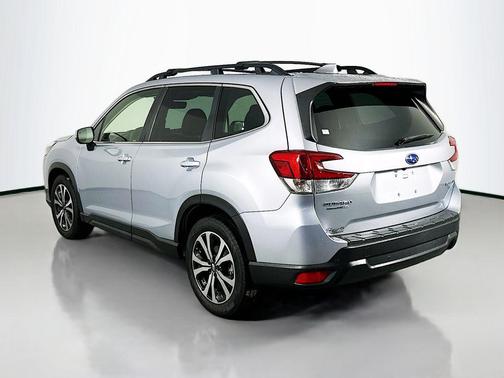 Ice Silver Metallic 2022 Subaru Forester Limited