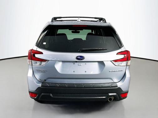 Ice Silver Metallic 2022 Subaru Forester Limited