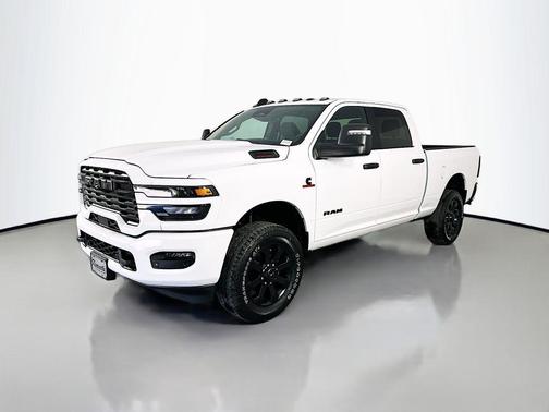 Bright White Clearcoat 2026 RAM 3500 Big Horn Crew Cab 4x4 6'4' Box