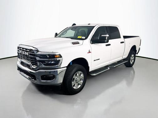 Bright White Clearcoat 2025 RAM 2500 Big Horn Crew Cab 4x4 6'4' Box