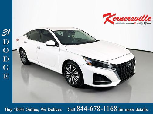 Pearl White Tricoat 2023 Nissan Altima 2.5 SV