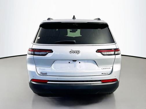 Silver Zynith 2026 Jeep Grand Cherokee L Limited