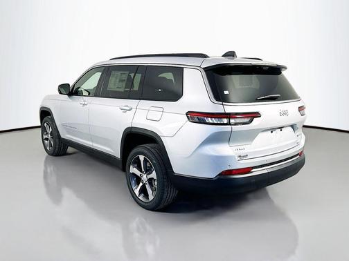 Silver Zynith 2026 Jeep Grand Cherokee L Limited