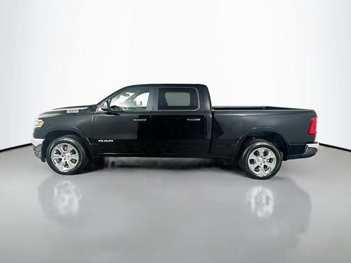 Diamond Black Crystal Pearlcoat 2025 RAM 1500 Big Horn/Lone Star