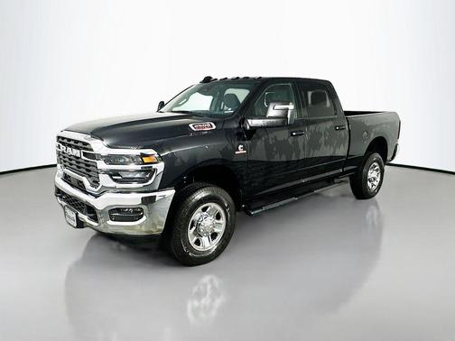2025 RAM 2500 Tradesman Crew Cab 4x4 6'4' Box