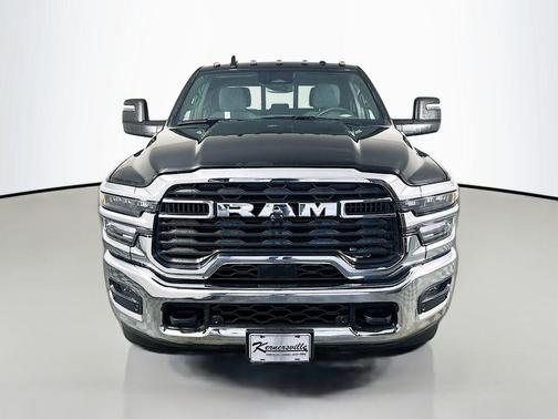 2025 RAM 2500 Tradesman Crew Cab 4x4 6'4' Box