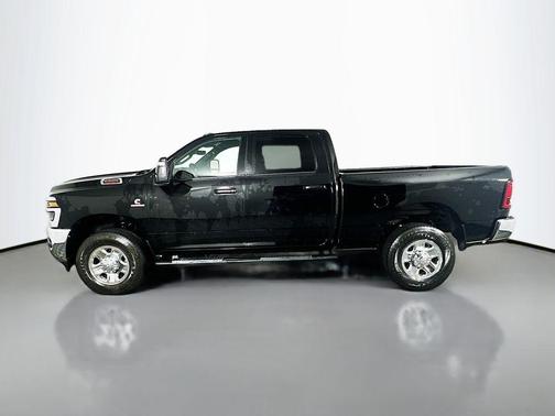 2025 RAM 2500 Tradesman Crew Cab 4x4 6'4' Box