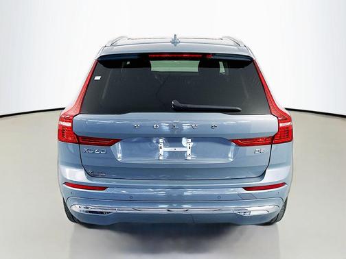 Silver 2023 Volvo XC60 B5 Plus Bright Theme