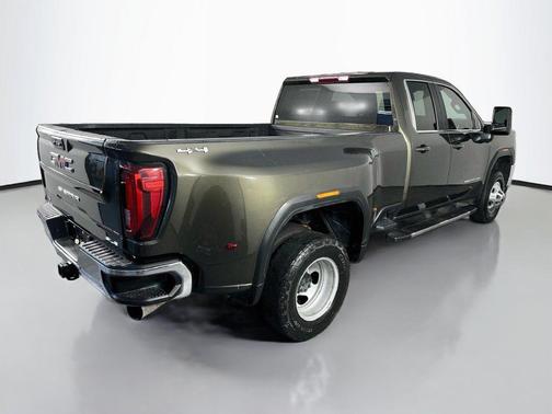Forest Metallic 2022 GMC Sierra 3500 SLE