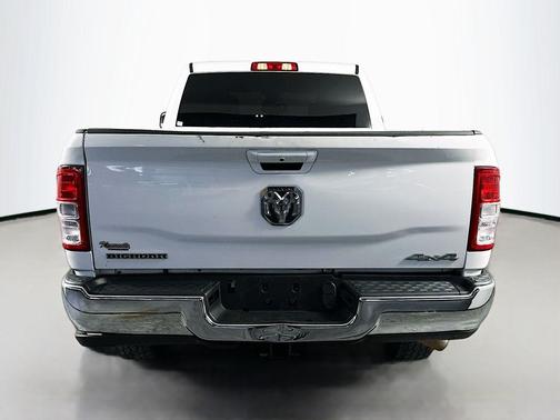 Bright White Clearcoat 2021 RAM 2500 Big Horn Crew Cab 4x4 6'4' Box
