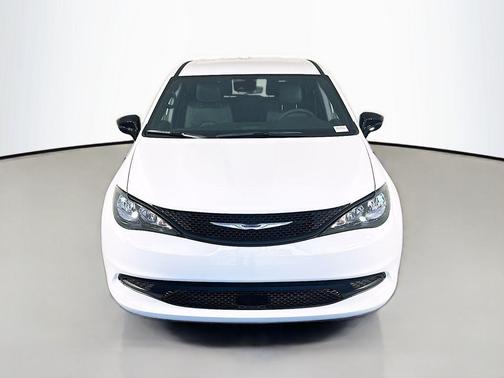 Bright White Clearcoat 2026 Chrysler Voyager LX