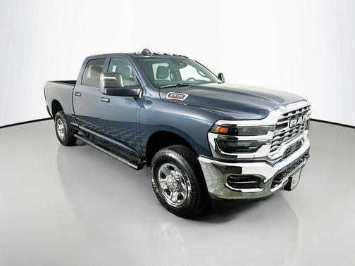 2026 RAM 2500 Tradesman Crew Cab 4x4 6'4' Box