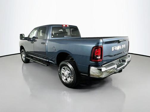 2026 RAM 2500 Tradesman Crew Cab 4x4 6'4' Box