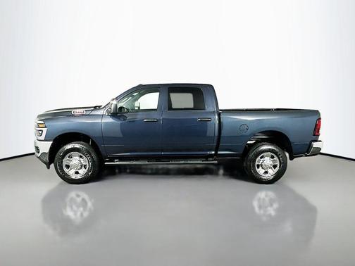 2026 RAM 2500 Tradesman Crew Cab 4x4 6'4' Box